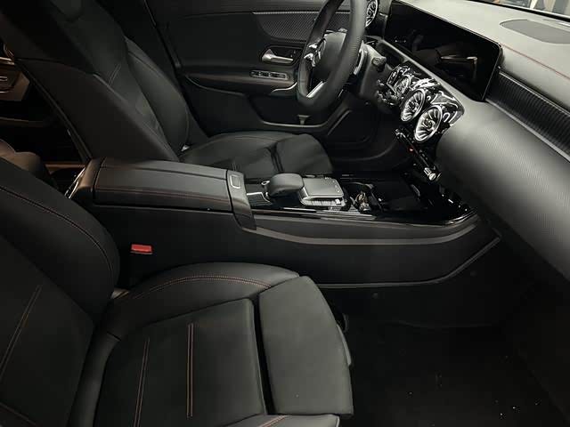 Фото 4 - Mercedes-Benz A-Class