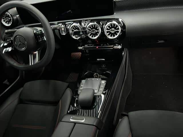 Фото 5 - Mercedes-Benz A-Class