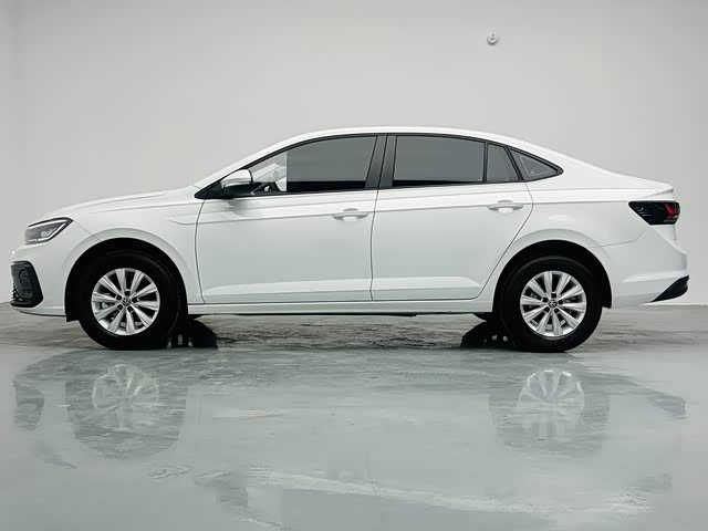 Фото 8 - Volkswagen Lavida