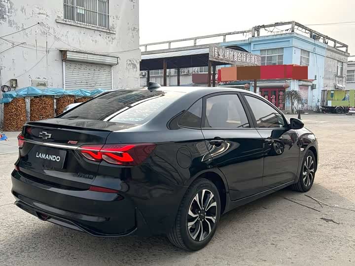 Фото 2 - Chevrolet Monza