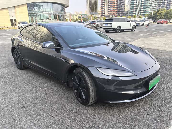 Фото 3 - Tesla Model 3