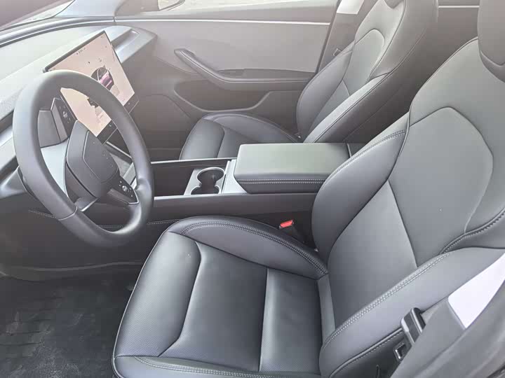 Фото 6 - Tesla Model 3