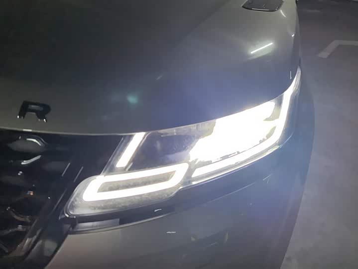 Photo 5 - Land Rover Range Rover Velar