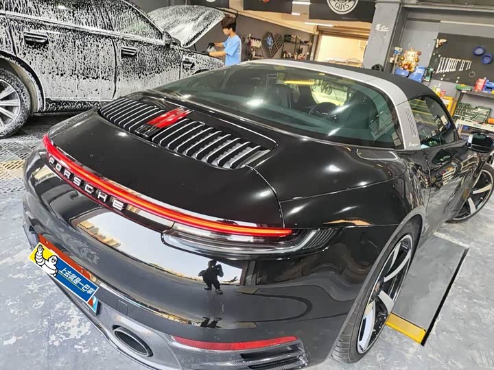 Фото 2 - Porsche 911