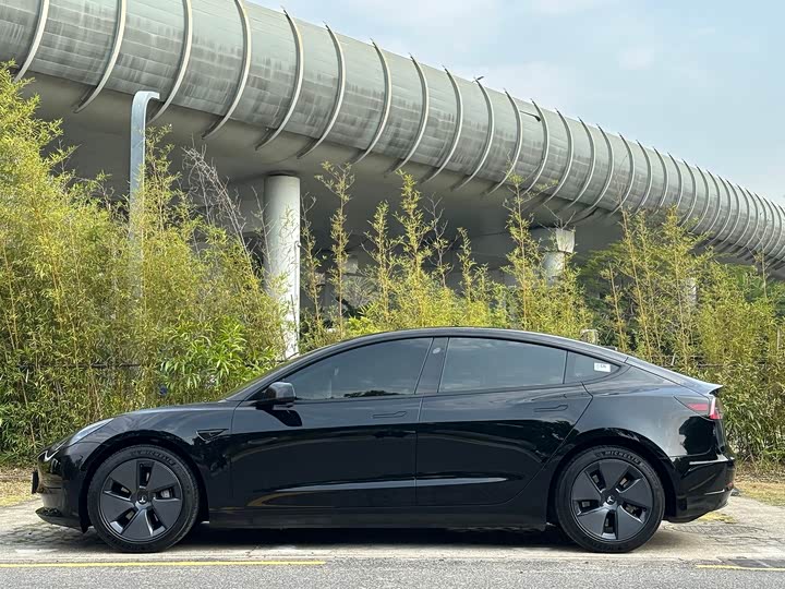 Фото 8 - Tesla Model 3