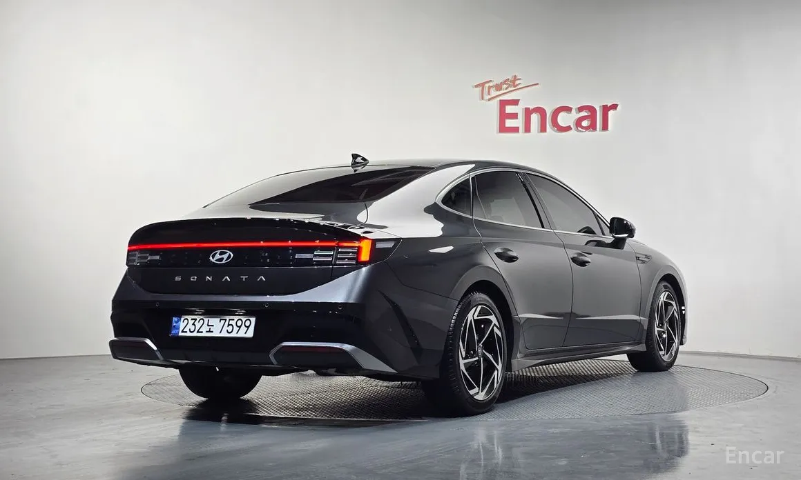 Фото 2 - Hyundai Sonata