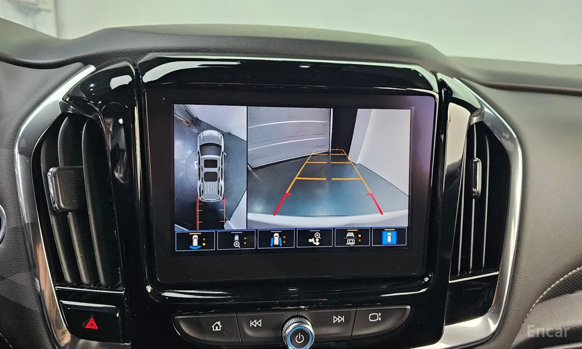 Photo 15 - Chevrolet Traverse