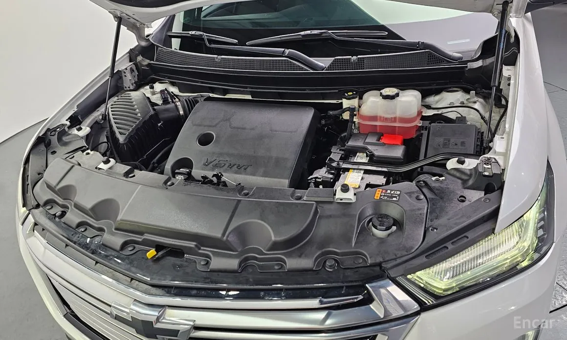 Photo 6 - Chevrolet Traverse