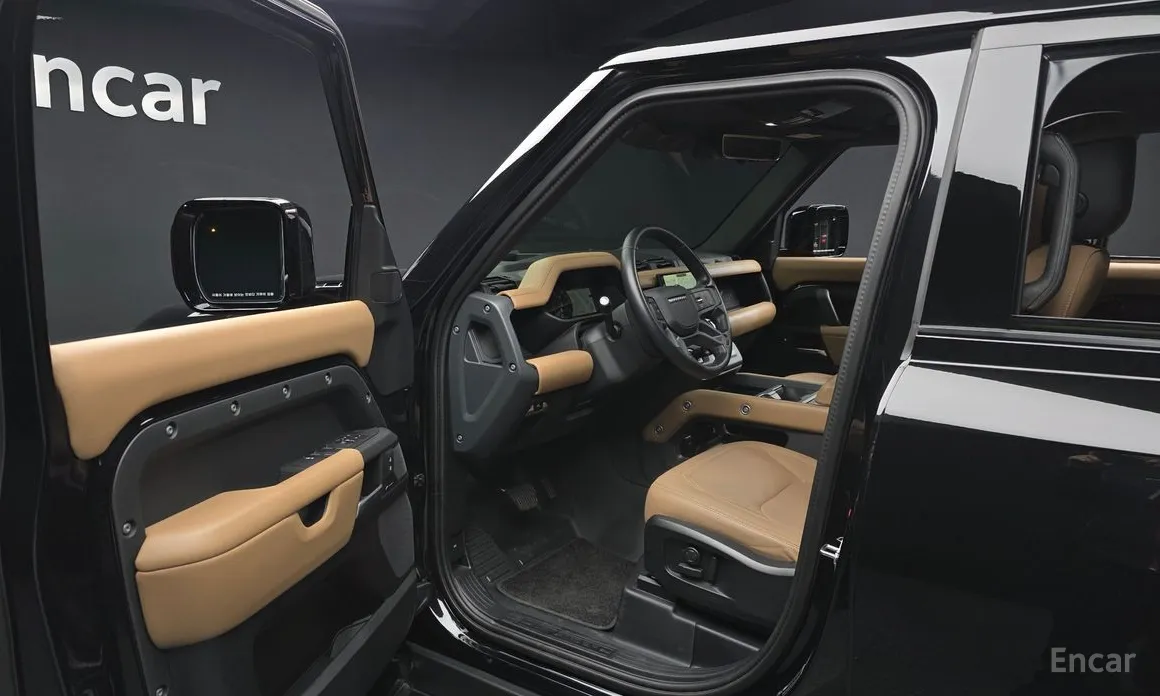 Photo 10 - Land Rover Defender