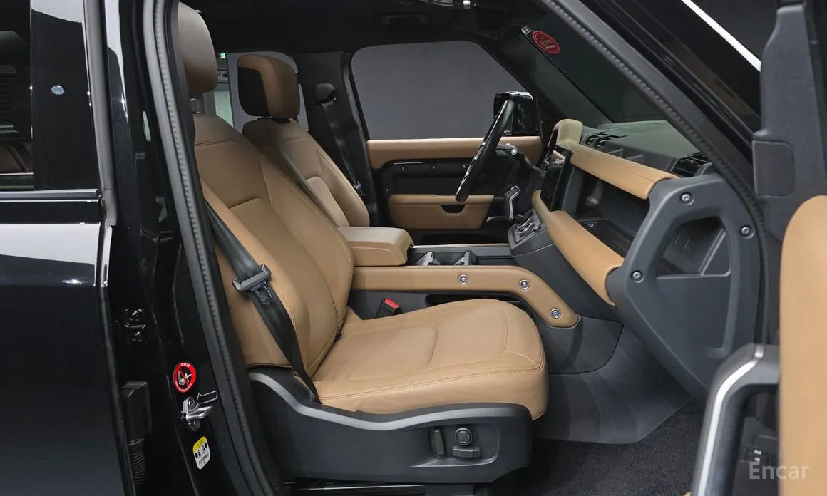 Photo 11 - Land Rover Defender