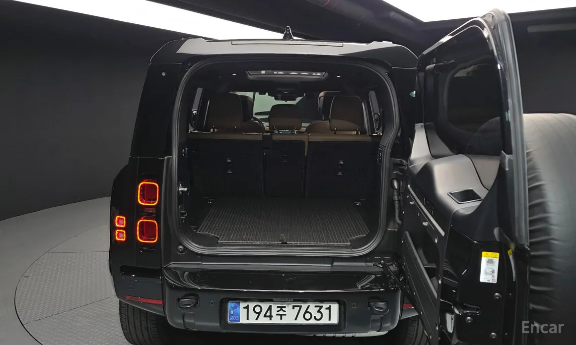 Photo 20 - Land Rover Defender