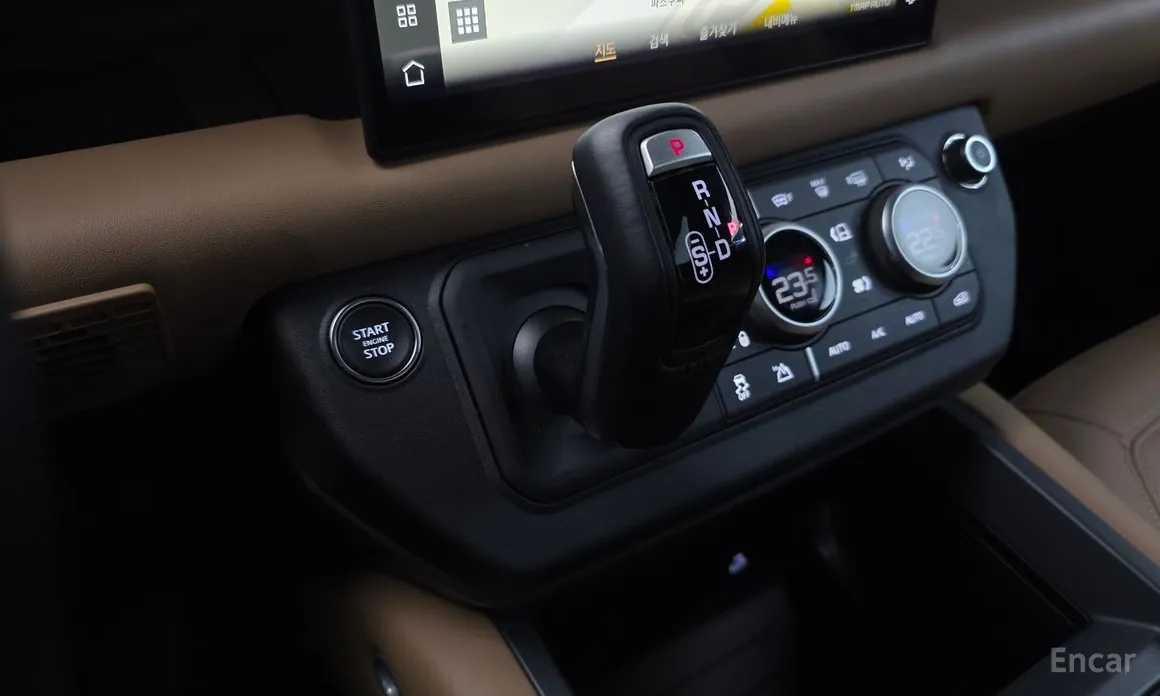 Photo 9 - Land Rover Defender