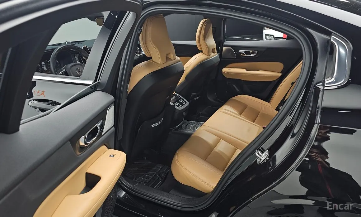 Фото 12 - Volvo S60