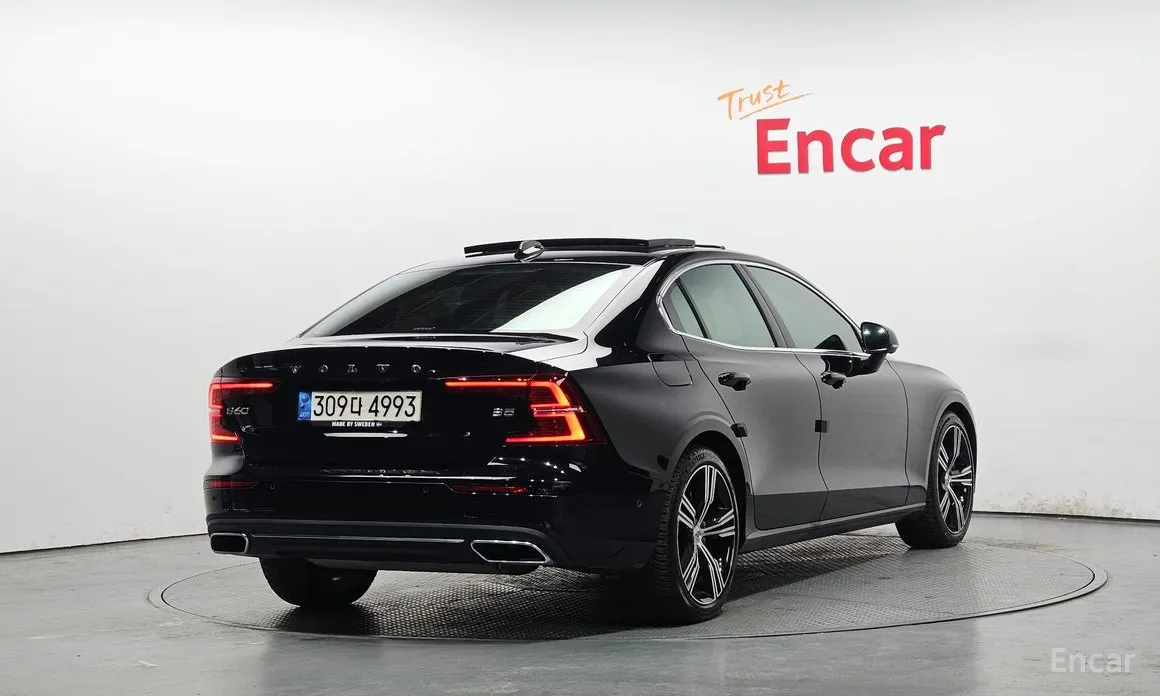 Фото 2 - Volvo S60