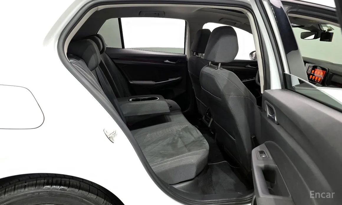 Photo 12 - Volkswagen Golf