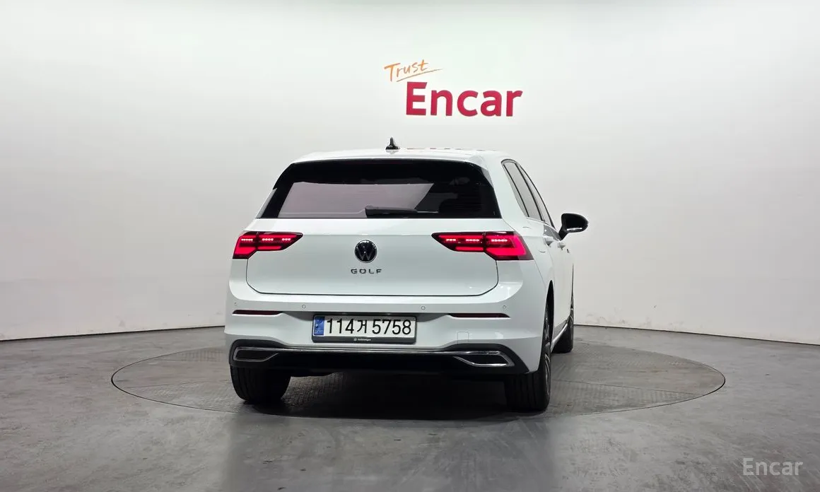 Photo 4 - Volkswagen Golf