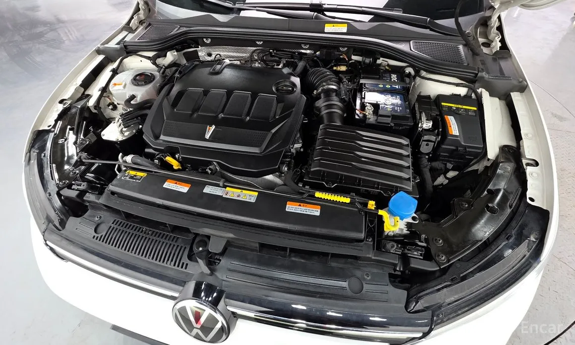 Photo 6 - Volkswagen Golf