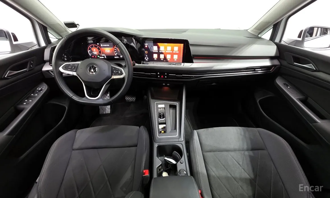 Photo 7 - Volkswagen Golf