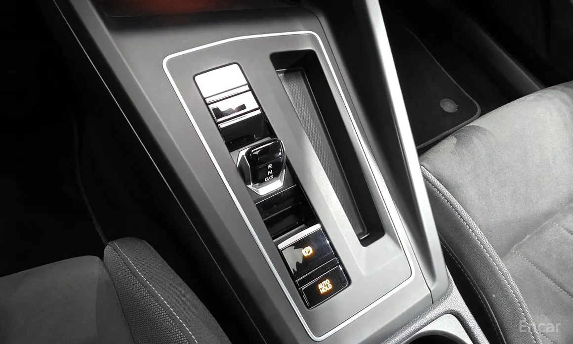 Photo 9 - Volkswagen Golf