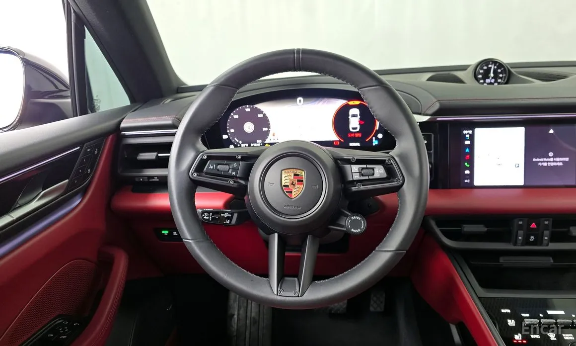 Фото 13 - Porsche Macan