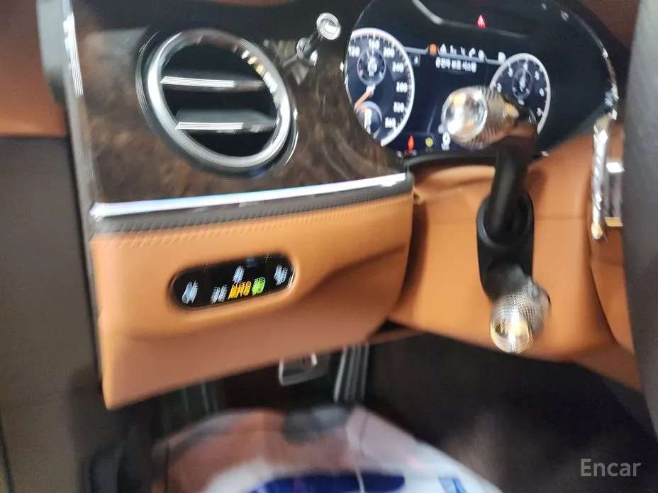 Фото 19 - Bentley Flying Spur