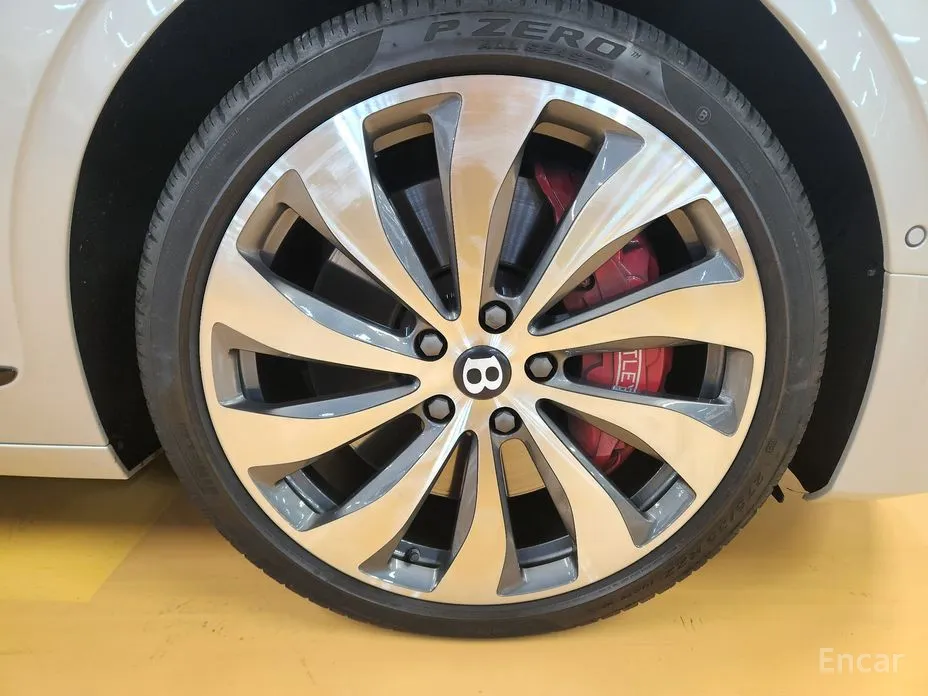 Фото 4 - Bentley Flying Spur