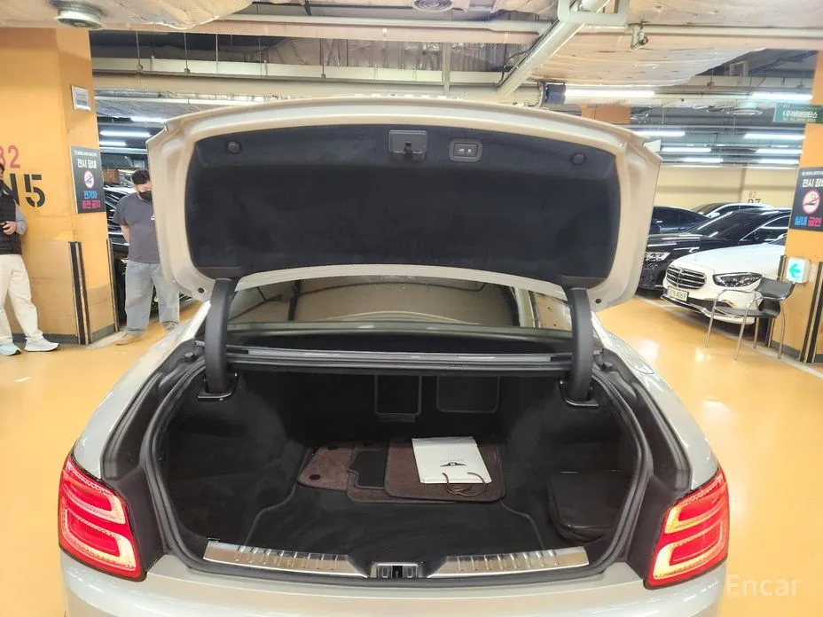 Фото 6 - Bentley Flying Spur