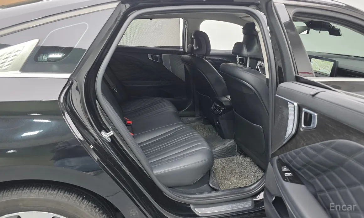 Фото 12 - Kia K8