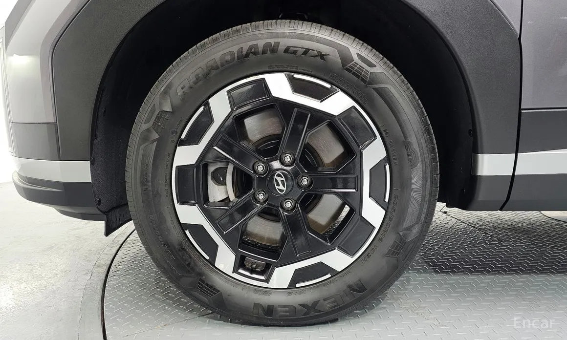 Photo 5 - Hyundai Santa Fe