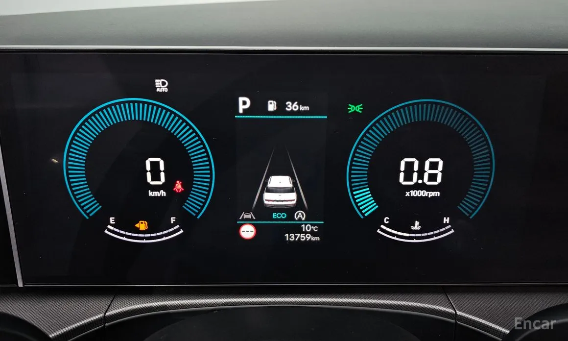 Photo 8 - Hyundai Santa Fe
