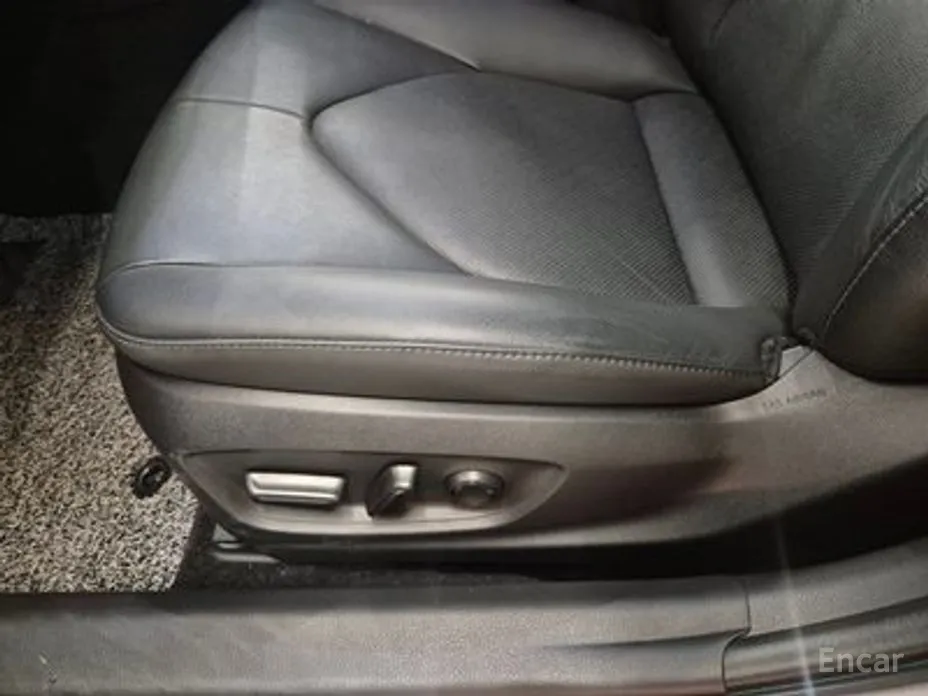 Фото 19 - Toyota Camry