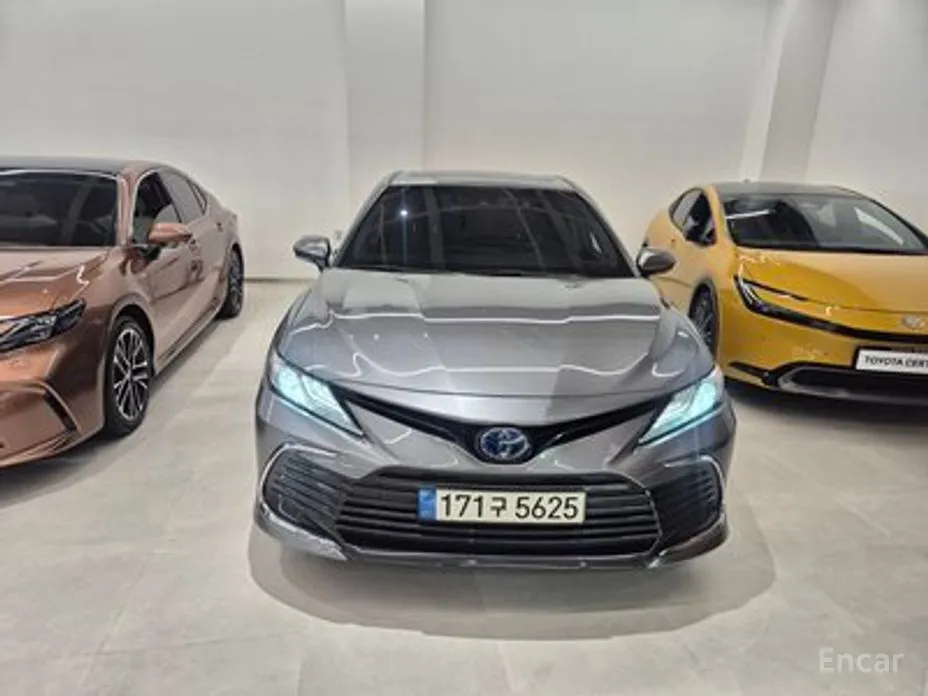 Фото 3 - Toyota Camry