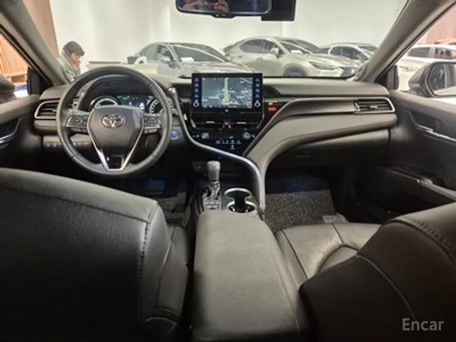 Фото 7 - Toyota Camry