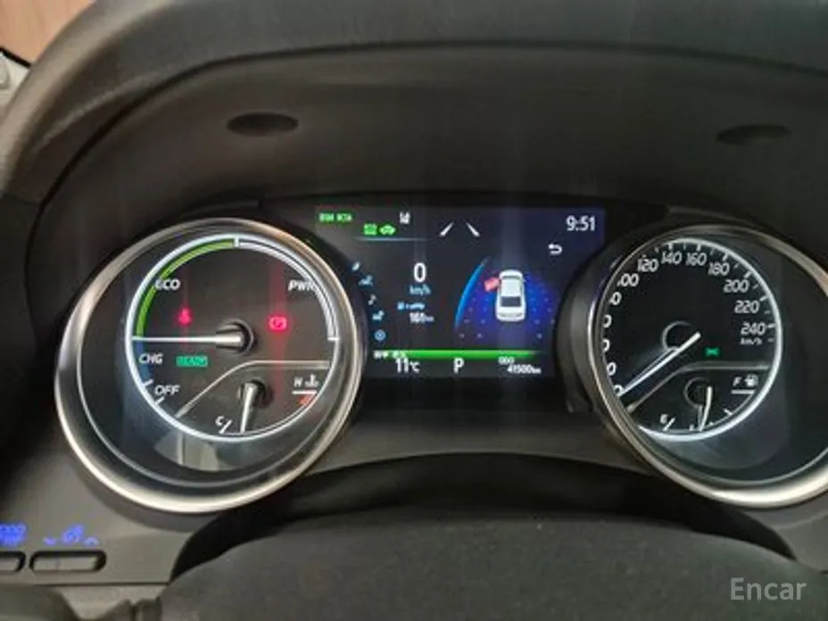 Фото 8 - Toyota Camry