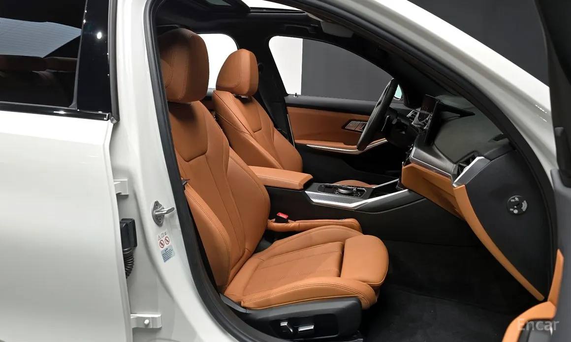 Photo 10 - BMW 3 Series