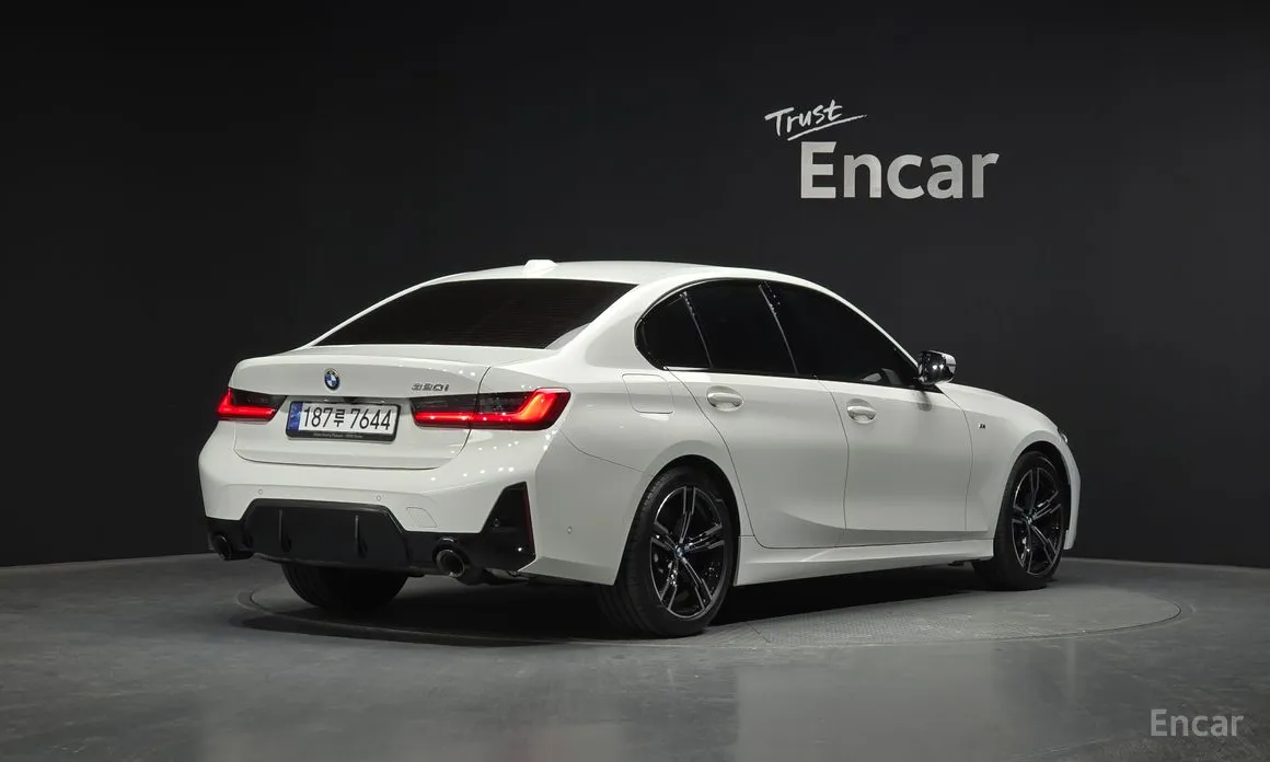 Photo 2 - BMW 3 Series