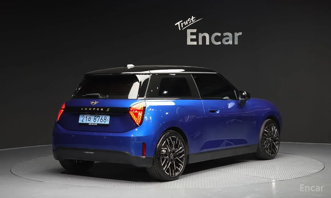 Фото 2 - Mini Cooper