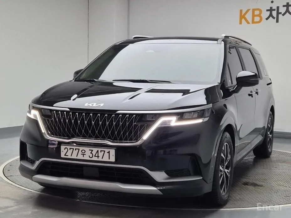 Фото 1 - Kia Carnival