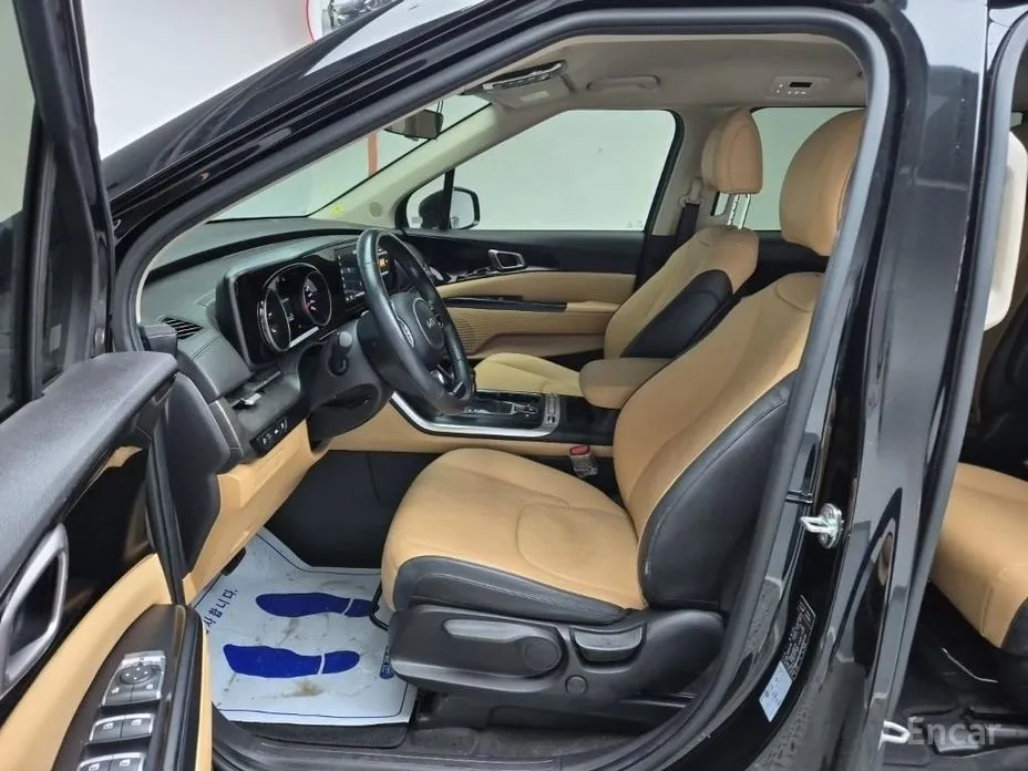 Фото 14 - Kia Carnival