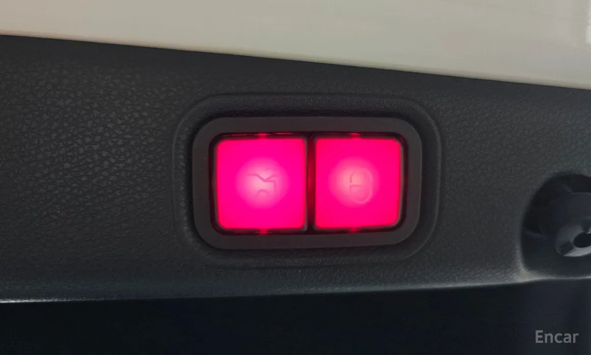 Photo 20 - Mercedes-Benz E-Class