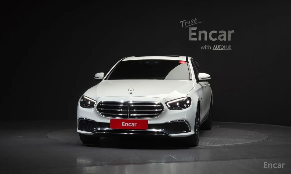 Photo 3 - Mercedes-Benz E-Class