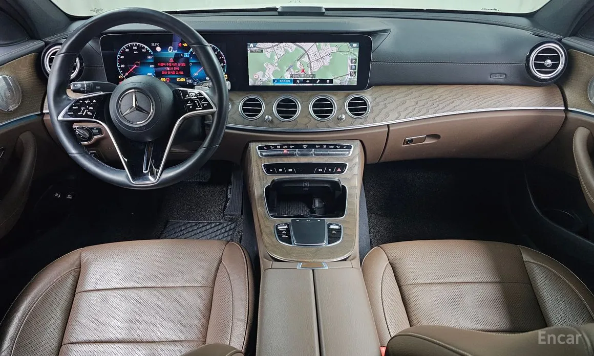 Photo 7 - Mercedes-Benz E-Class