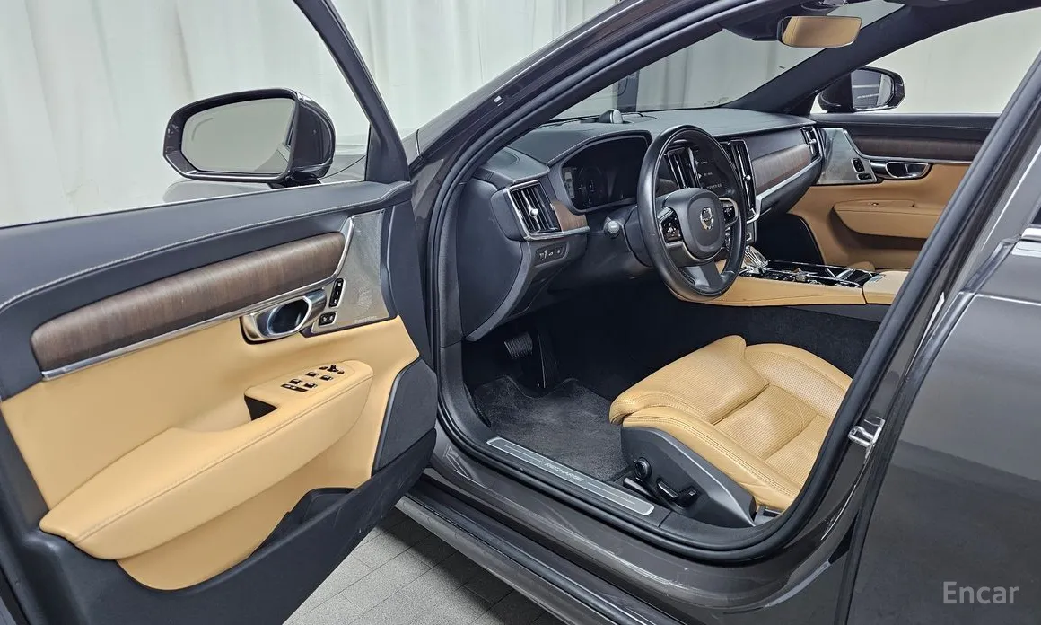 Фото 10 - Volvo S90