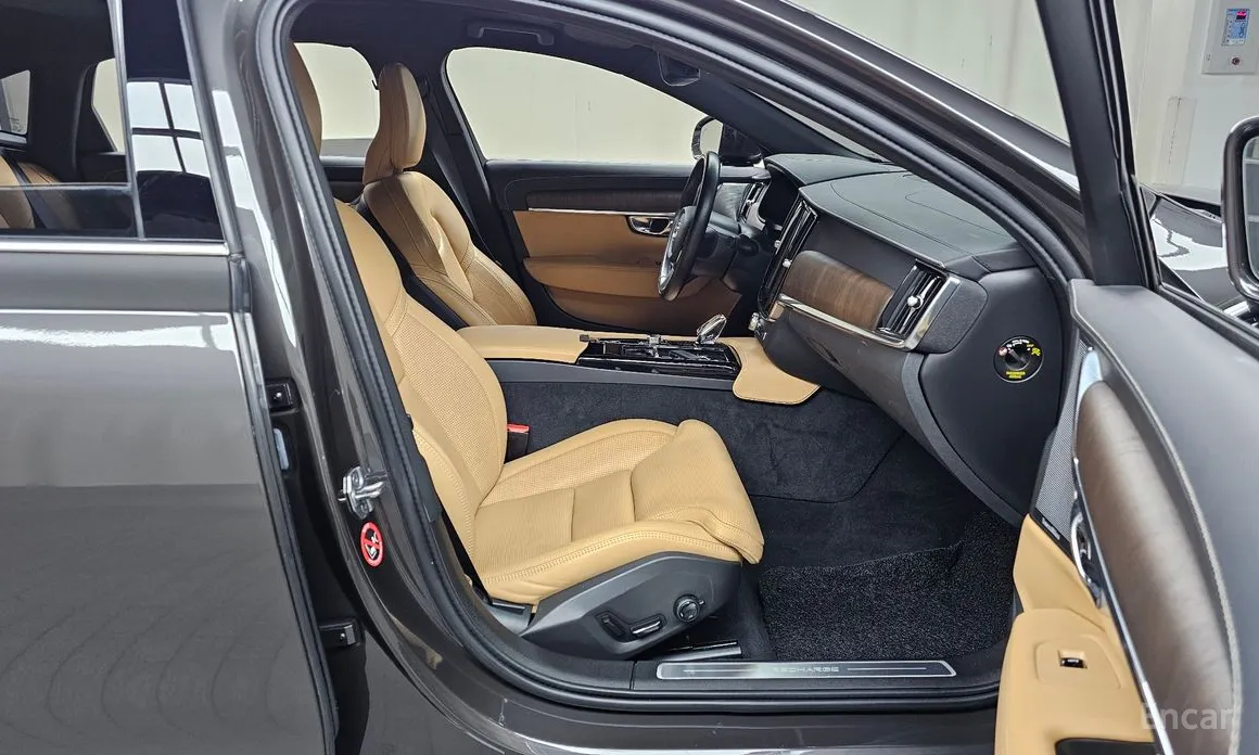 Фото 11 - Volvo S90