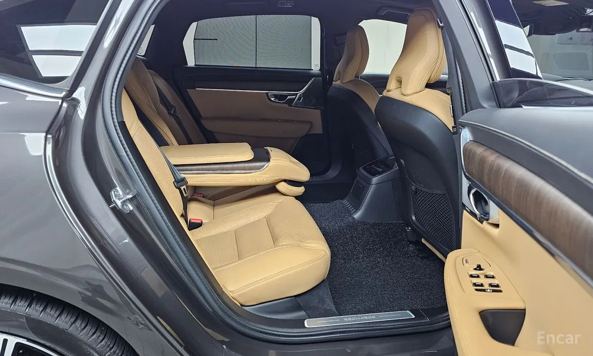 Фото 12 - Volvo S90