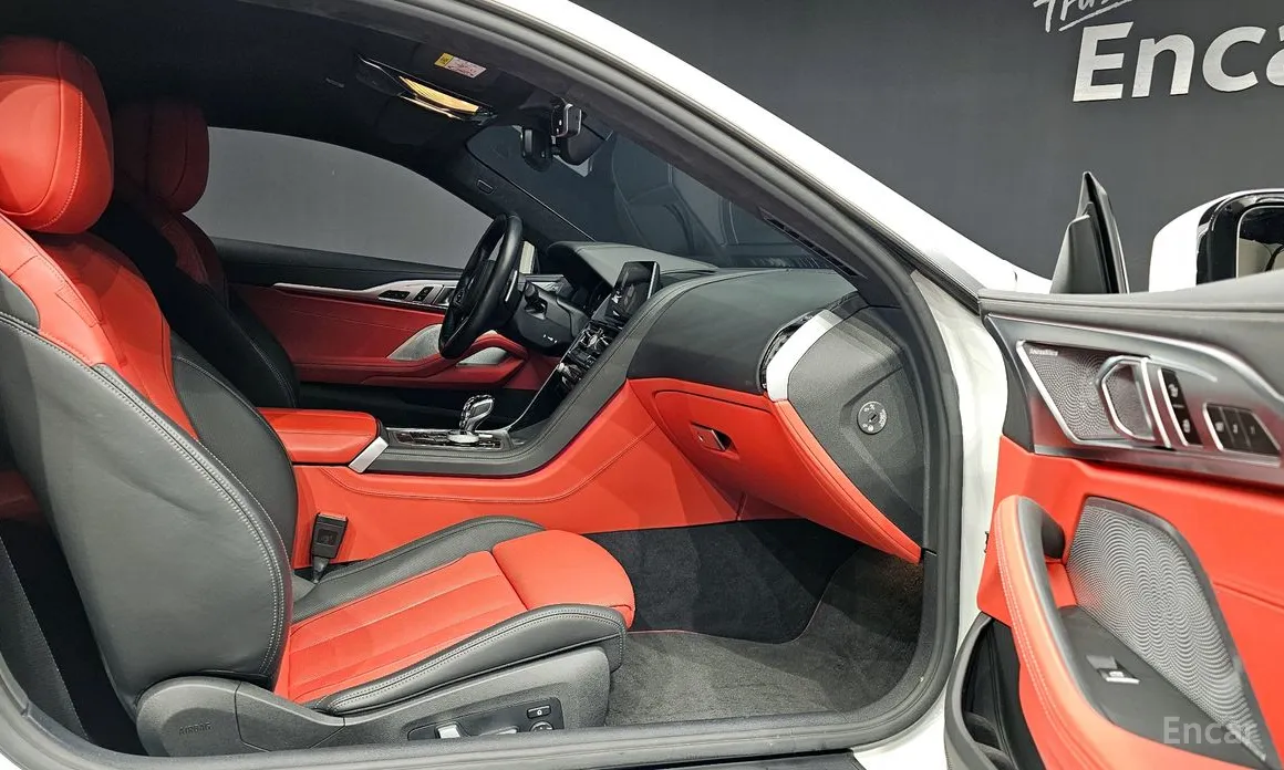 Photo 10 - BMW 8 Series