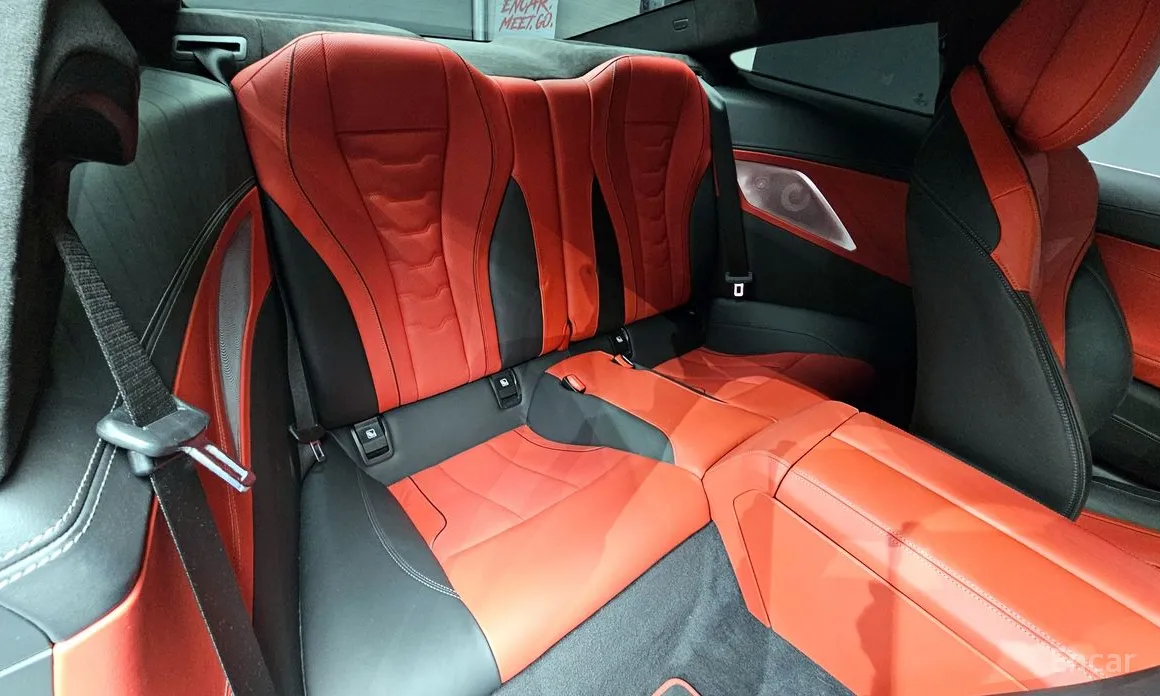 Photo 11 - BMW 8 Series