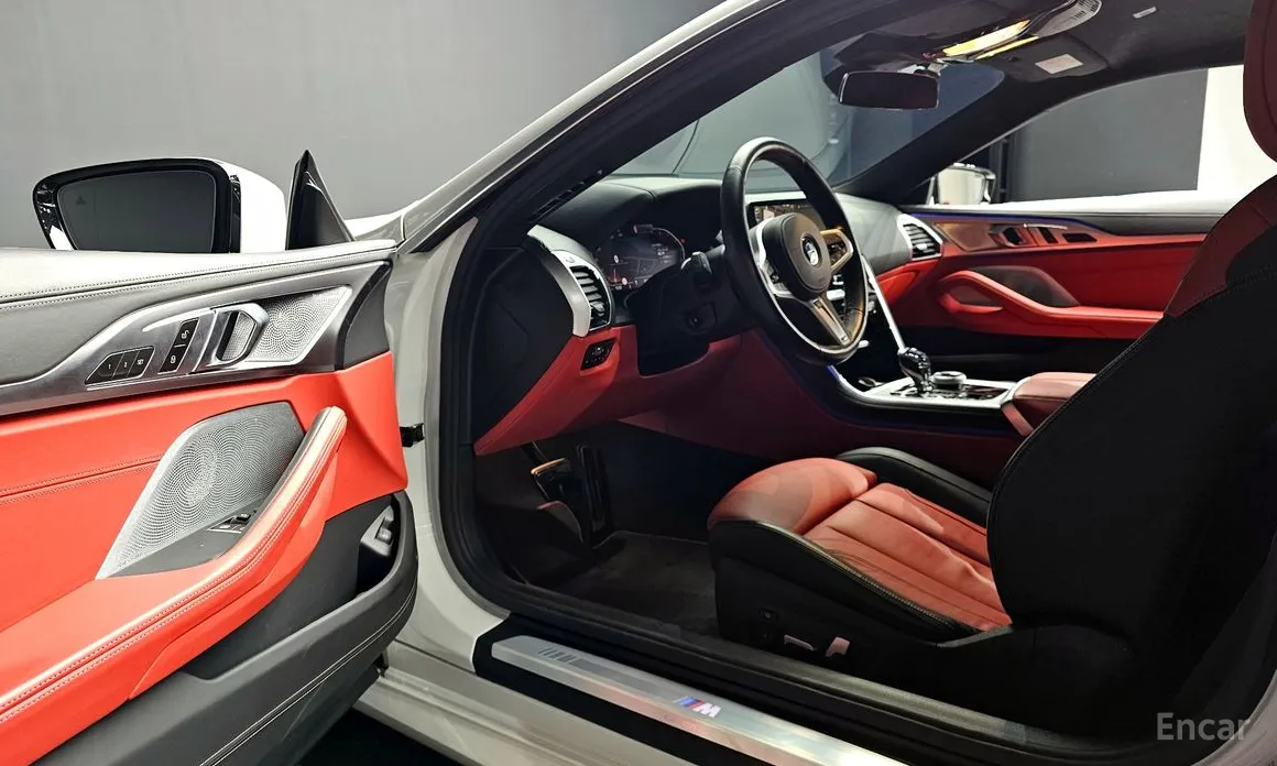 Photo 12 - BMW 8 Series