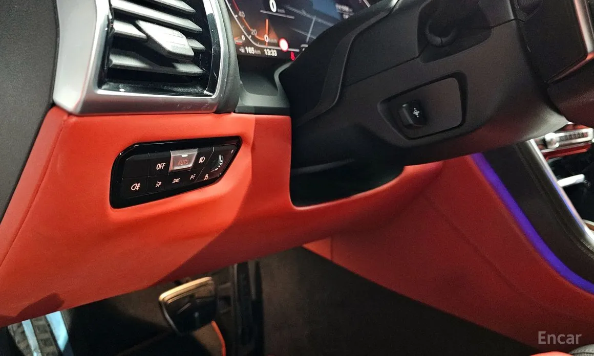 Photo 13 - BMW 8 Series