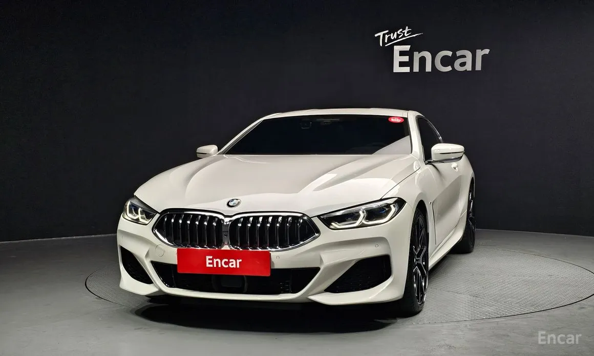 Photo 3 - BMW 8 Series